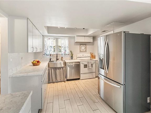 4th image of 3544 Faraday Ln