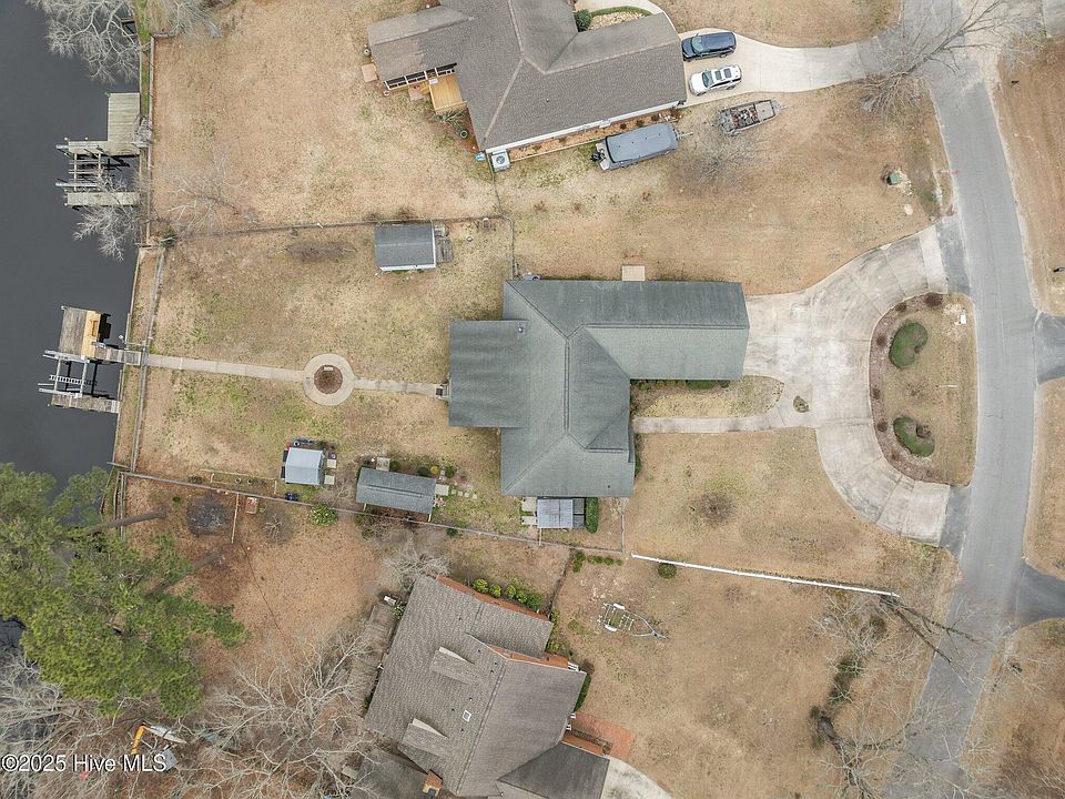 13th image of 108 Arbor Drive