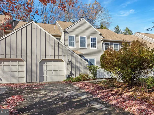 284 Tulip Tree Ct, Blue Bell, PA 19422