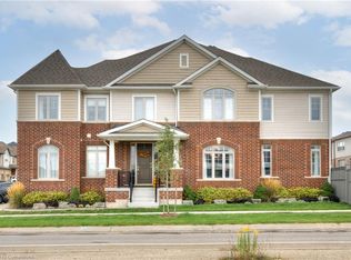 2 Stonehill Ave E, Kitchener, ON N2R0N8