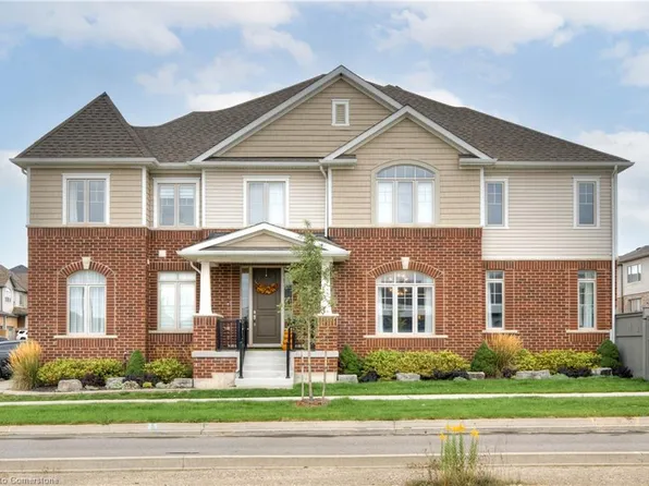 2 Stonehill Ave E, Kitchener, ON N2R 0N8