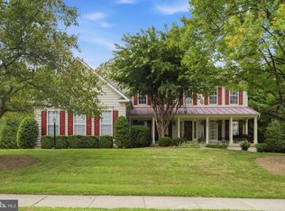13621 Heritage Farms Dr, Gainesville, VA 20155
