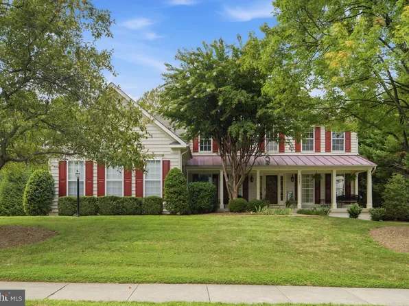13621 Heritage Farms Dr, Gainesville, VA 20155