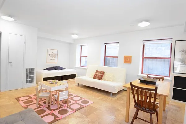 Sold by Brooklyn Bridge | media 9