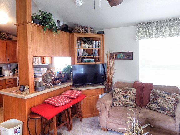 4th image of 306 N Moonlight Dr