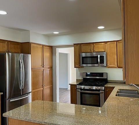 5th image of 30297 Essex Dr