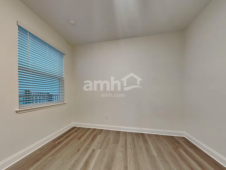 1043 Grafton Ridge Dr — Photo 19