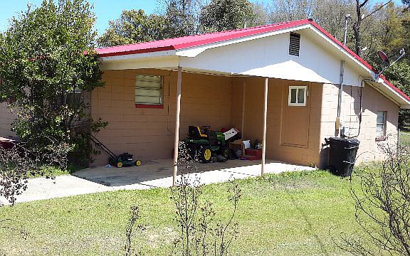 2nd image of 612 Oakwood Dr