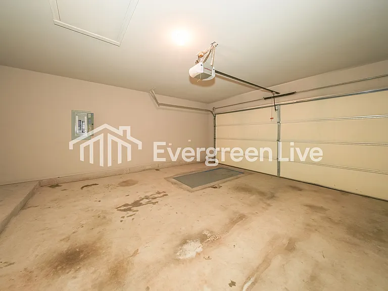 10701 SE 26th St — Photo 14