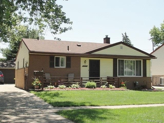 1st image of 31041 Hiveley St