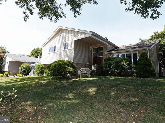 3rd image of 1741 Josie Ln