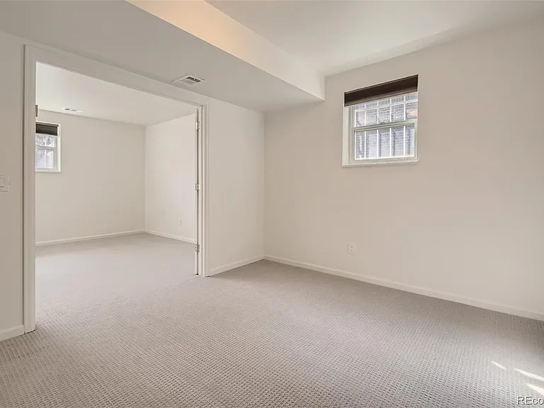 375 S Krameria St — Photo 17
