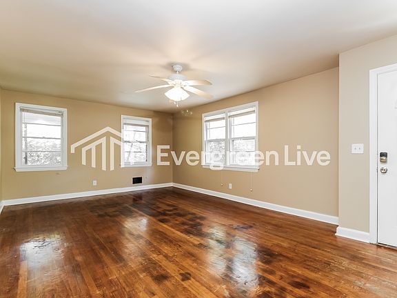 3rd image of 3019 Oakhaven Rd