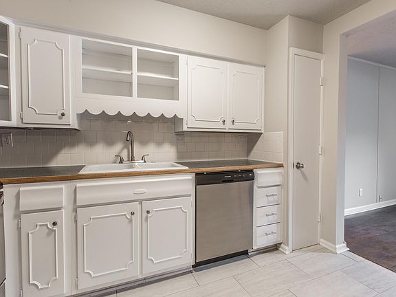 2nd image of 7504 Wyoming St #2-4