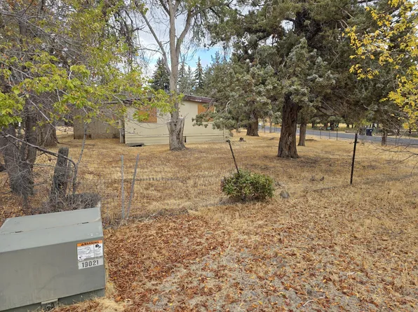 2675 NW Norse Dr, Redmond, OR 97756