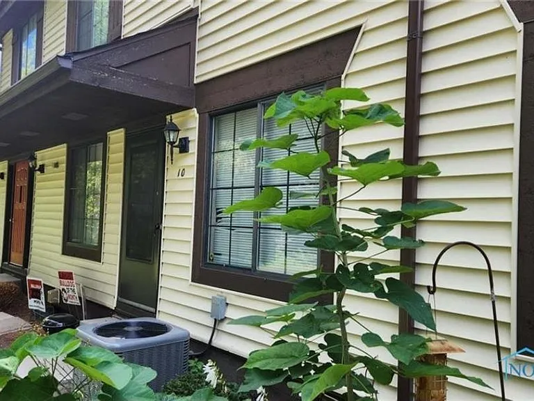 4515 W Bancroft St #9-10 — Photo 3