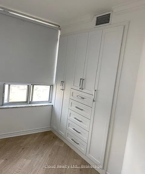 35 Kingsbridge Garden Cir #1008 — Photo 8