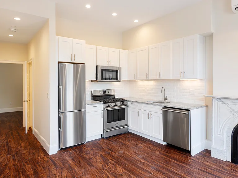 1902 Washington St #7X — Photo 8
