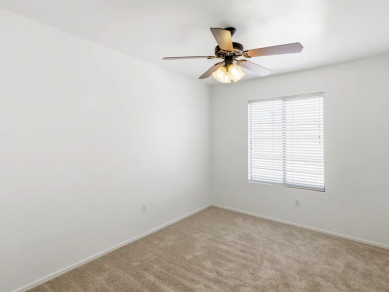1492 N Saddle St — Photo 27