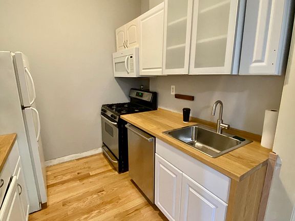4th image of 39 Summit Ave #1