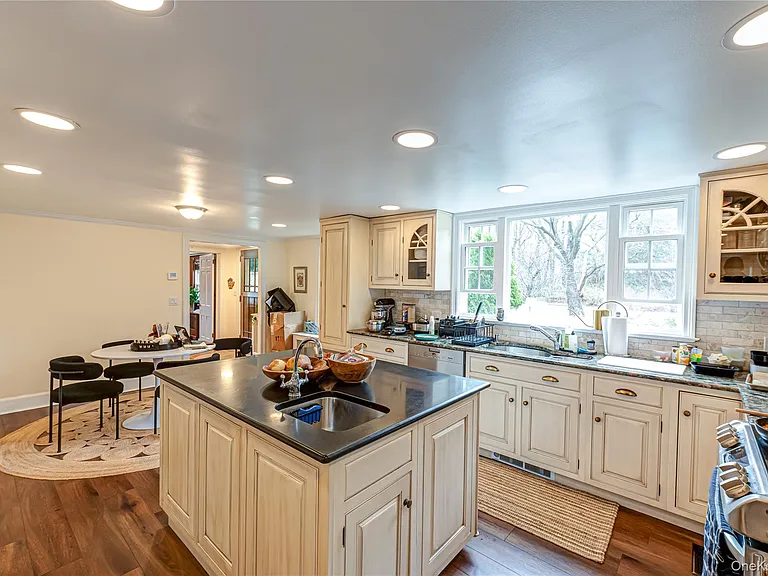 23 Pinetree Ln — Photo 10