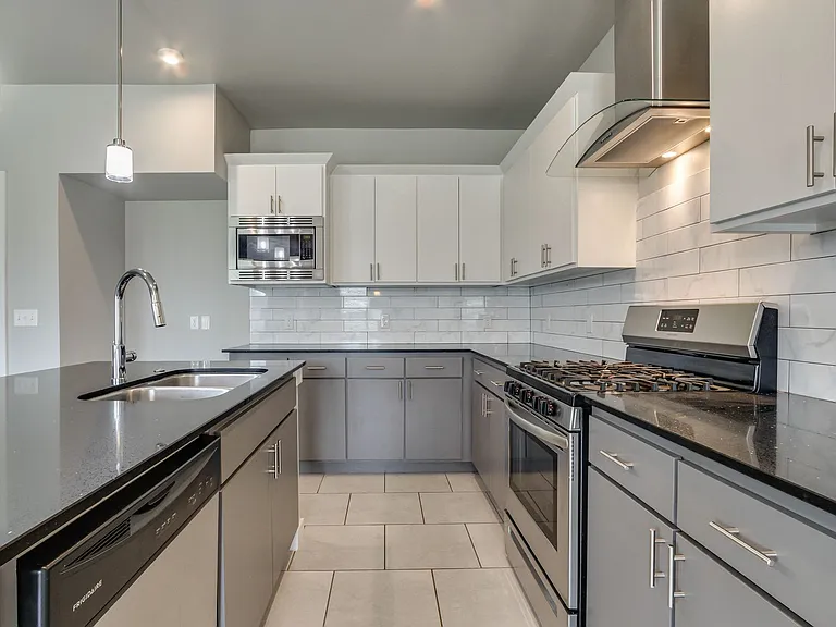 10608 Glover River Dr — Photo 11