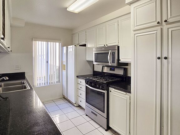 3rd image of 8194 Calle Nueva #8194
