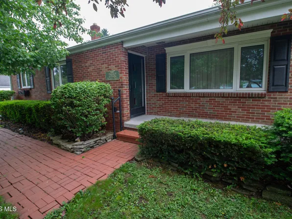 28552 McCarty Dr, Perrysburg, OH 43551