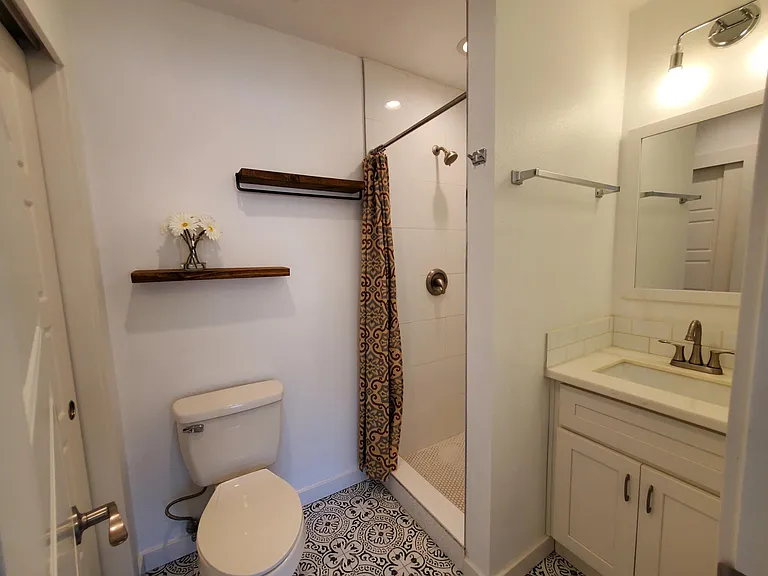 4611 N Pearl St — Photo 10