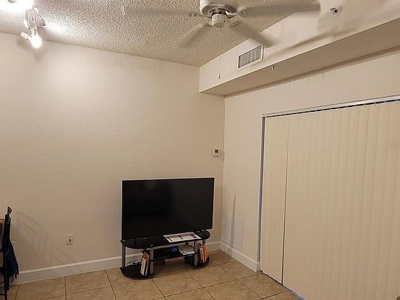 4th image of 6001 SW 70th St APT 318