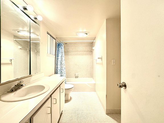 5th image of 3040 Holiday Springs Boulevard #106