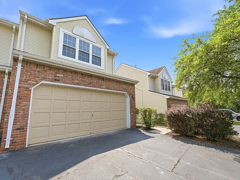 703 Porter Way W — Photo 38