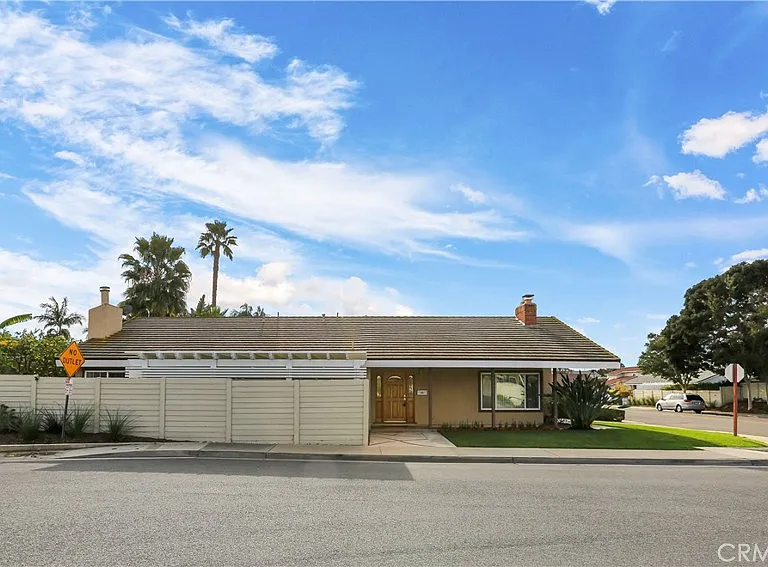 14602 Bel Aire St — Photo 4