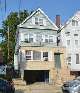 77 W 9th St, Bayonne, NJ, 07002
