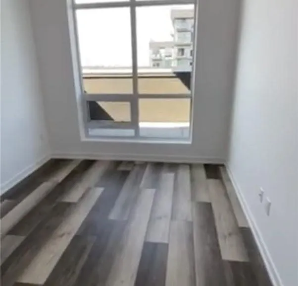 460 Dundas St E #522 — Photo 5