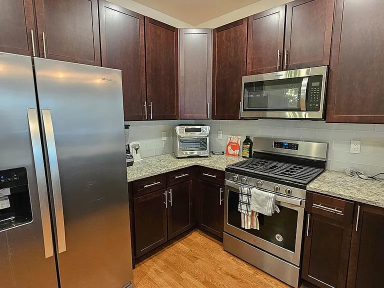 260 W Main St #16 — Photo 4