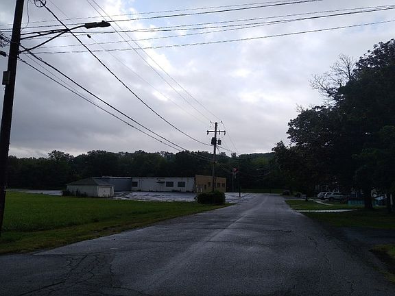 5th image of 8 Madison St