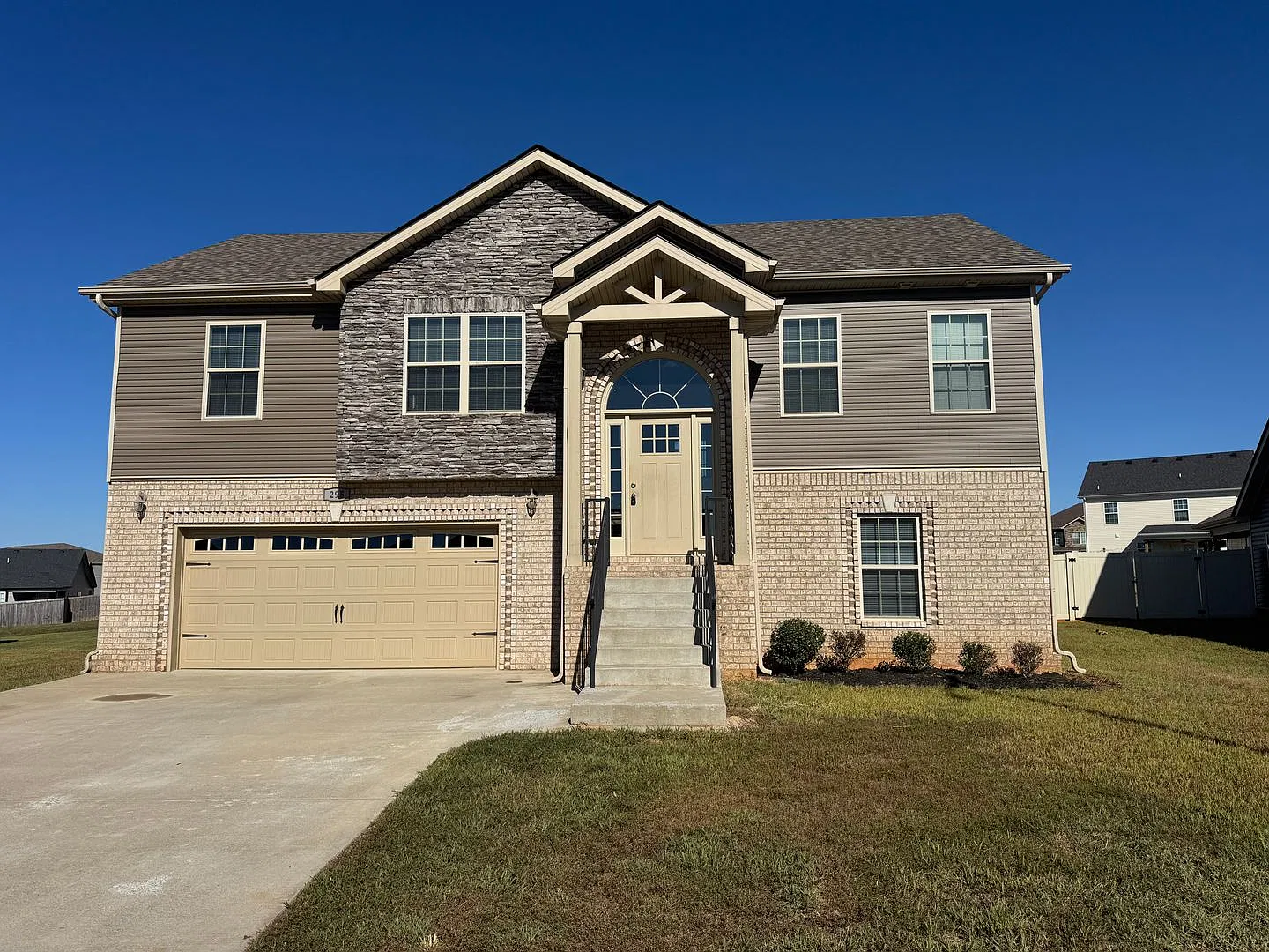 Gorgeous 4 Bedroom Home! — Photo 1