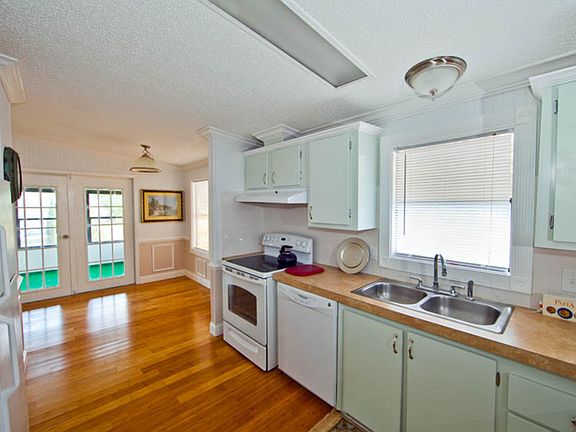 2nd image of 1091 Greenskeep Dr