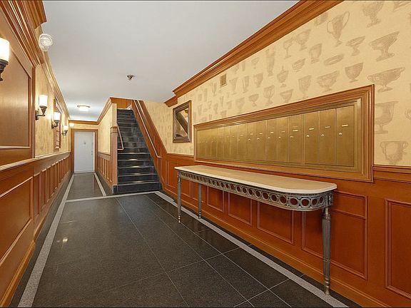 5th image of 106 W 76th St APT 3A