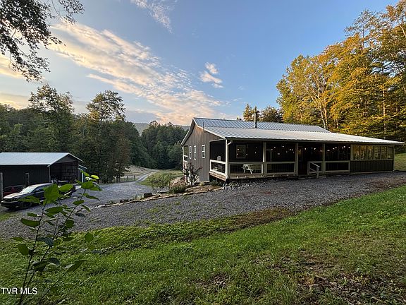 3rd image of 363 Hog Lot Rd