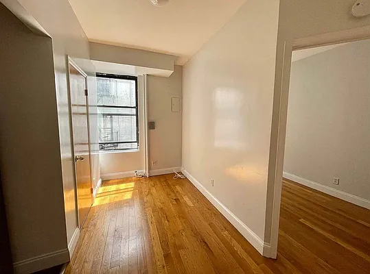 132 Thompson Street #22