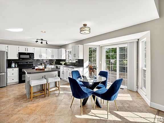 3rd image of 12860 Polo Parc Dr