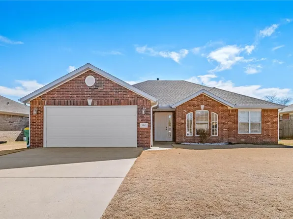 1041 Applewood Cir, Centerton, AR 72719