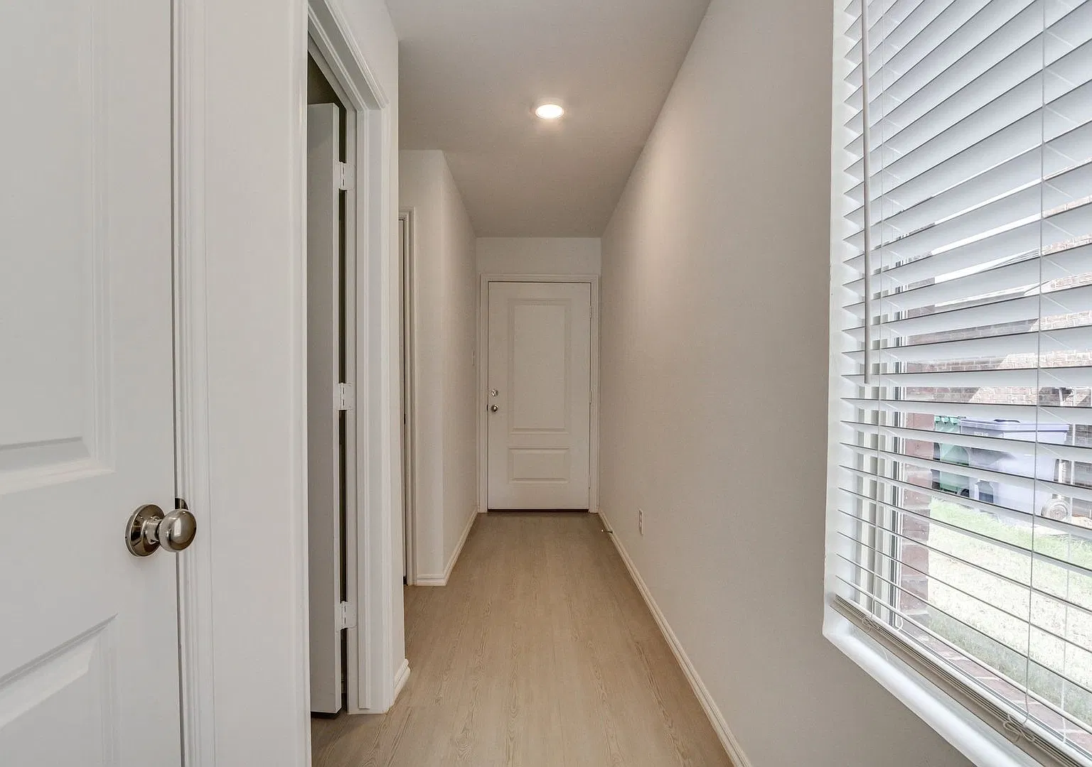 Four bed house in Parkway Square, Edmond schools — Photo 4