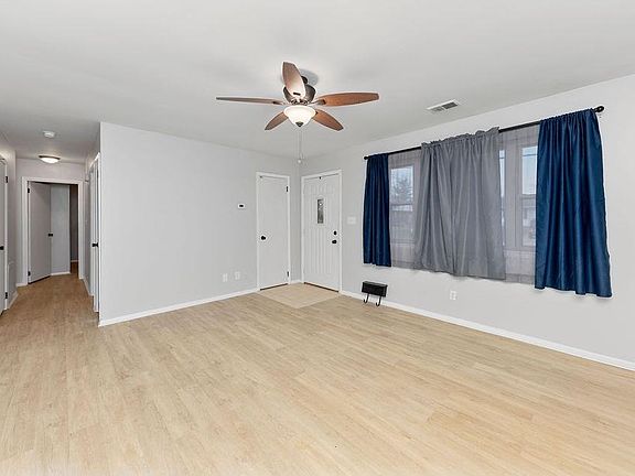4th image of 11 Lawndale Ave