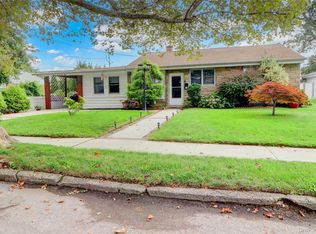 176 Tottenham Road, Lynbrook, NY 11563