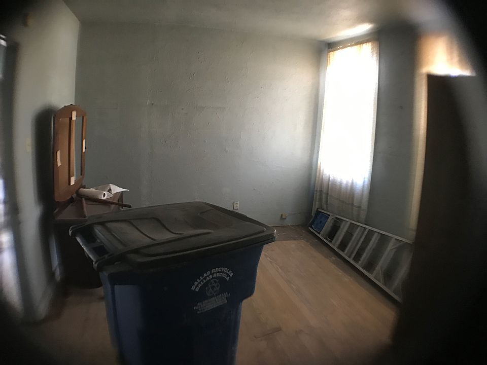 2nd image of 3910 Myrtle St