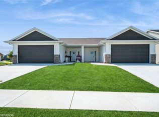 6431 Rookwood Ln, Marion, IA 52302