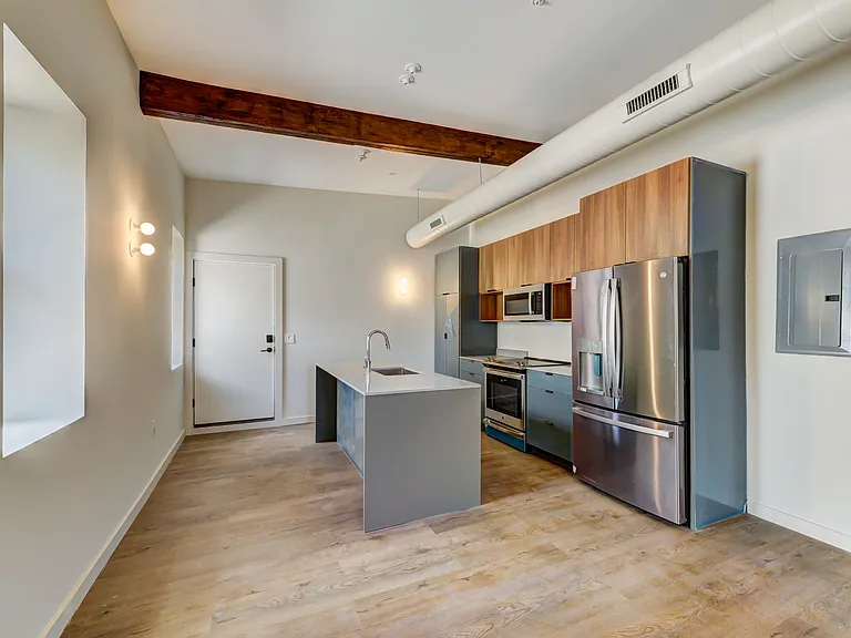 619 N 35th St #201 — Photo 3